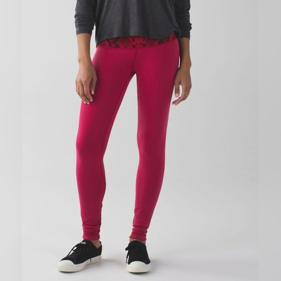 Lululemon Athletica Mid- Rise Berry/Red Cropped Reversible Leggings- Snake Print - Picture 4 of 11